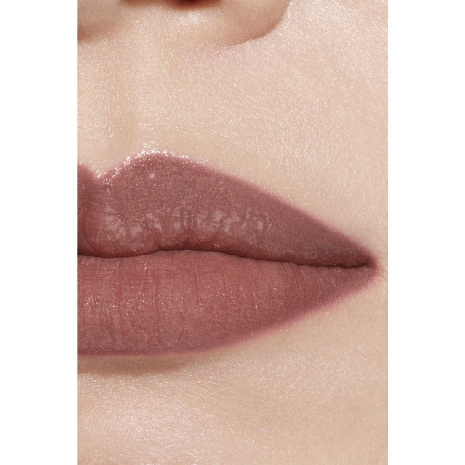 EL BÁLSAMO CON COLOR HIDRATANTE, CON UNA INTENSIDAD A MEDIDA, PARA UNOS LABIOS MÁS BELLOS DÍA TRAS DÍA